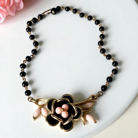Vintage Art Deco Gripiox Glass Black & Pink Flower Choker Necklace. - Picture 2 of 8